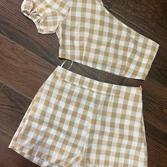 Checked Set Outfit - Picture 3 of 4